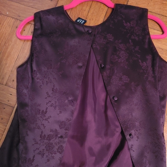 Sleeveless satiny top - Picture 4 of 5